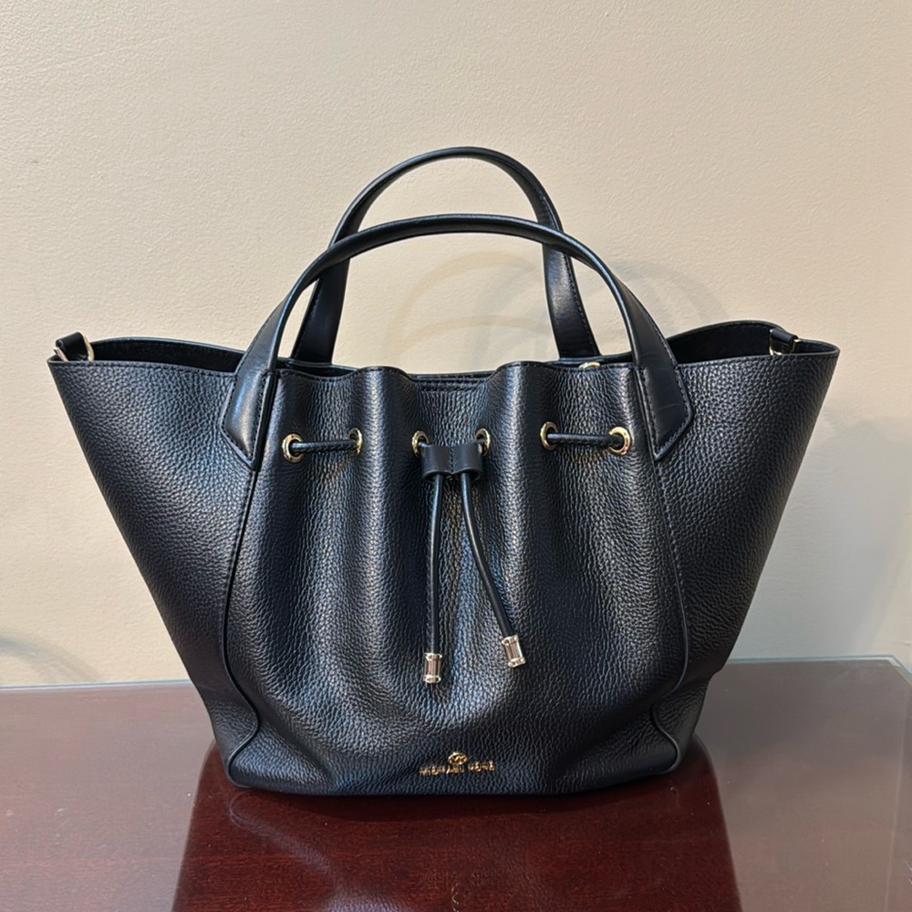 Michael Kors Black Phoebe Tote Bag